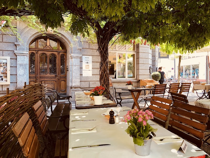 Weisses Schloss Biergarten