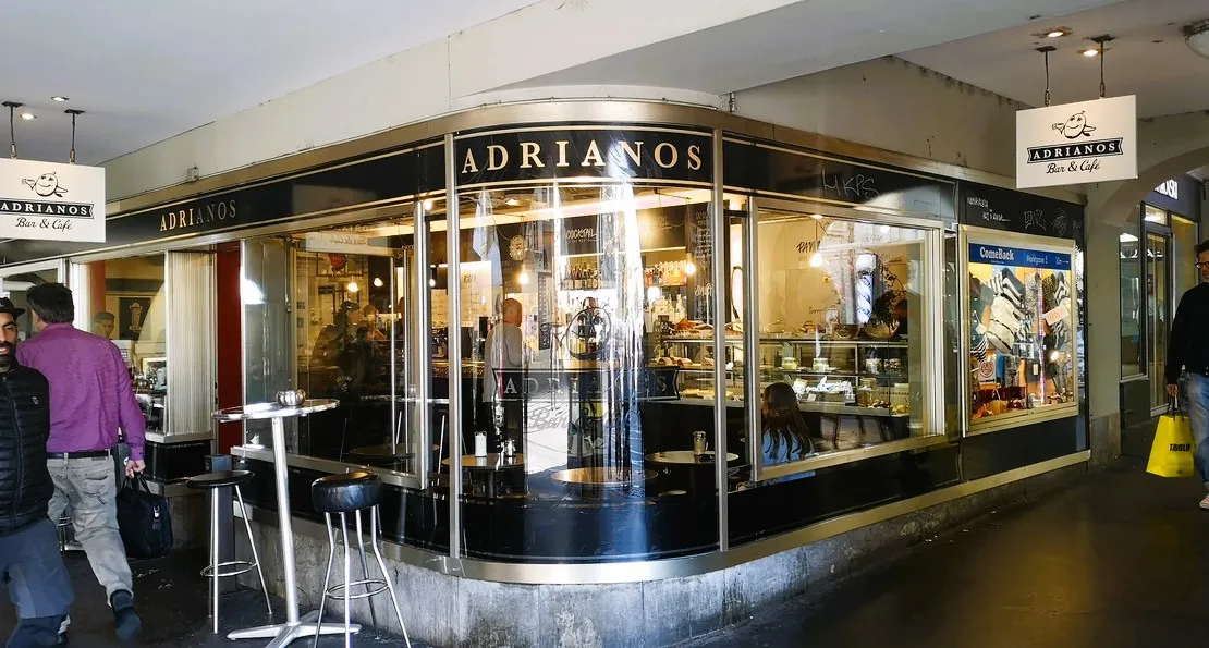 Adrianos Bar & Cafe